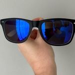 Unisex Black & white sunglasses Photo 3