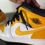 Nike Jordan 1 Mid Photo 1