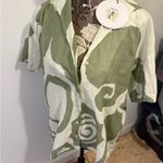 Princess Polly NWT beach shirt Green and White Swirl Pattern Shirt Photo 3