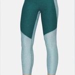 Outdoor Voices 3/4 Two Toned Warmup
Women's Teal and Light Blue Leggings Photo 0