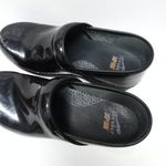 Dansko  XP 2.0 Floral Patent Nursing Clogs Size 38 = 7.5 - 8 Women's US Black Photo 4