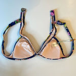 Kona Sol  bikini top. NWT. Hawaiian theme.  Size Small. Adjustable straps. Photo 4