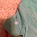 Lululemon  turquoise run times 4" shorts size 6 Photo 2
