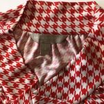 Banana Republic Fitted sleeveless red houndstooth retro blouse Photo 4