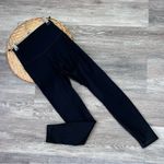 Everlane the performance 24/7 leggings in black, 7/8 Photo 4