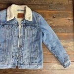 Levi's  Premium Ex-Boyfriend Sherpa Trucker Denim Jacket - Sz Med 🧡🎀 Photo 9