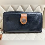 Stone Mountain Large Wrinkle Zip Around Wristlet Wallet Black Leather Photo 1