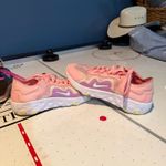 Nike  women’s shoes renew lucent bleached coral Photo 2