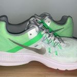 Nike  Women's Zoom Winflo 2 Running Shoe Size 9 White/Metallic Silver/Pink/Green Photo 3