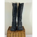 Women's Born Knee Photo 2