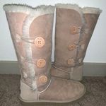 UGG Bailey Button Triplet II Boot In Sand Photo 0