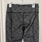 Victoria Sport Knockout Black and Gray Capri Leggings Size Medium Photo 4
