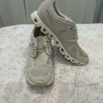 on cloud  Shoes Photo 1