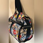 LeSportsac Rare HTF  Women's Large Weekender Tote Duffle Bag in Ocean Blooms Bag Photo 2
