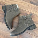 Clarks Womens Brown Leather Ankle Boots Buckle Accent Zip Up Booties Photo 3