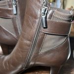 Aquatalia  women's Brown Leather Ankle Boots size 9.5 Photo 6