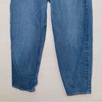 American Eagle  Women's Medium Wash Blue High Rise Relaxed Mom Jean 6 short Photo 4