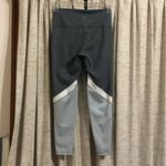 Old Navy  Active Elevate Ankle Zip Colorblock Leggings  Photo 5