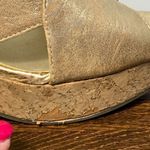 Bandolino Mopina vegan gold metallic cork sandal, Heel size 9  Photo 2