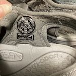 Keen Gray Sandals with Closed Toe and Adjustable Heel Strap women’s size 6.5 Photo 5