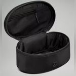 Lululemon Oval Top-Access kit Vol 3.5L in Black Photo 5