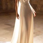 Elegant Halter Wedding Dress White Size 2 Photo 0