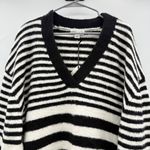 Ava & Viv Black & White Striped Soft Fuzzy Long Sleeve V Neck Sweater Sz 1X NEW Photo 2