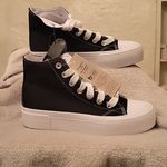 No Boundaries NWT  Black Lace-Up Platform Hi-Top Size 7.5 Sneakers Photo 1