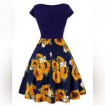 Women’s summer 1950s vintage elegant sunflower floral print. Purple Photo 1