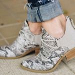 Very G Point Leopard Print Colorblock Ankle Boots Size 9.5 A11 Photo 0