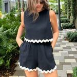 Petal and Pup Katy Short Set in Black Size Small Photo 12