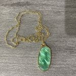 Kendra Scott Kendra‎ Scott Elegant Gold and Green Pendant Necklace Photo 2