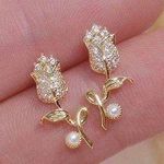 Women's Rose Flower Gold Stud Earrings Photo 1