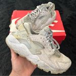 Nike  Huarache activewear lace up shoes sneakers women’s 8 Photo 0