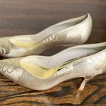 Stuart Weitzman  Cream Heels Elegant Design Photo 0