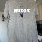 Nike  New York Yankees cotton t-shirt Size L Photo 0