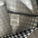 MELLODAY Size Medium Short Sleeved Cuffed Houndstooth Top with Zipper Back, pit to pit is 23, length is 23 Photo 2