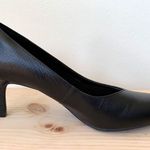 Clarks soft cushion round toe Black pumps  Photo 2