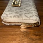 Michael Kors Signature Classic White Leather Long Zip around Wallet Photo 4
