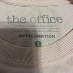 The office pink shirt in small Photo 3