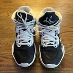 infinity kyrie  basketball shoes Photo 0