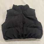 SheIn Cropped Puffer Vest  Photo 0