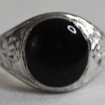 Source Unknown Stylish Black Smooth Stone Inlay Etched Silver Tone Size 10 Casual Unisex Ring Photo 0