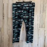 Fabletics * Women's XL Camo Print Capri Leggings Activewear Running Gym Yoga Photo 6