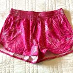 Guy Harvey  Tropical Performance Shorts. Size Medium. Photo 0