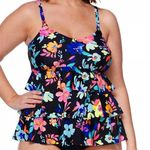 NWT Island Escape Floral Photo 0