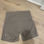 Lululemon Wunder Train High-Rise Bike Shorts - Tan Photo 3