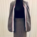 Banana Republic  gray fully lined skirt suit. Photo 3
