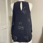 Old Navy  Charcoal Grey Floral Outlines Sleeveless Top M Medium Photo 1