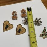 Lot Of 4 Earrings Pierced Christmas Holiday Heart Gingerbread Man Snowflake Etc Photo 7